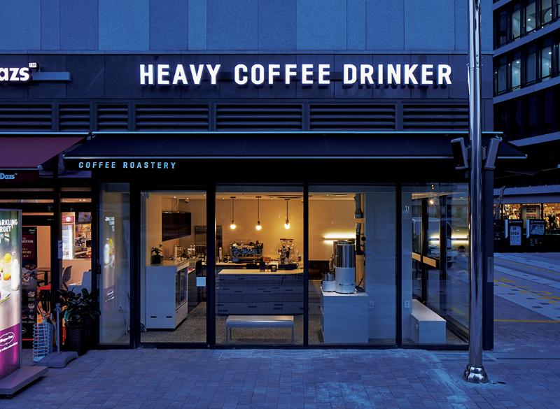 首尔 7 坪咖啡厅，白色空间中的创意设计-7