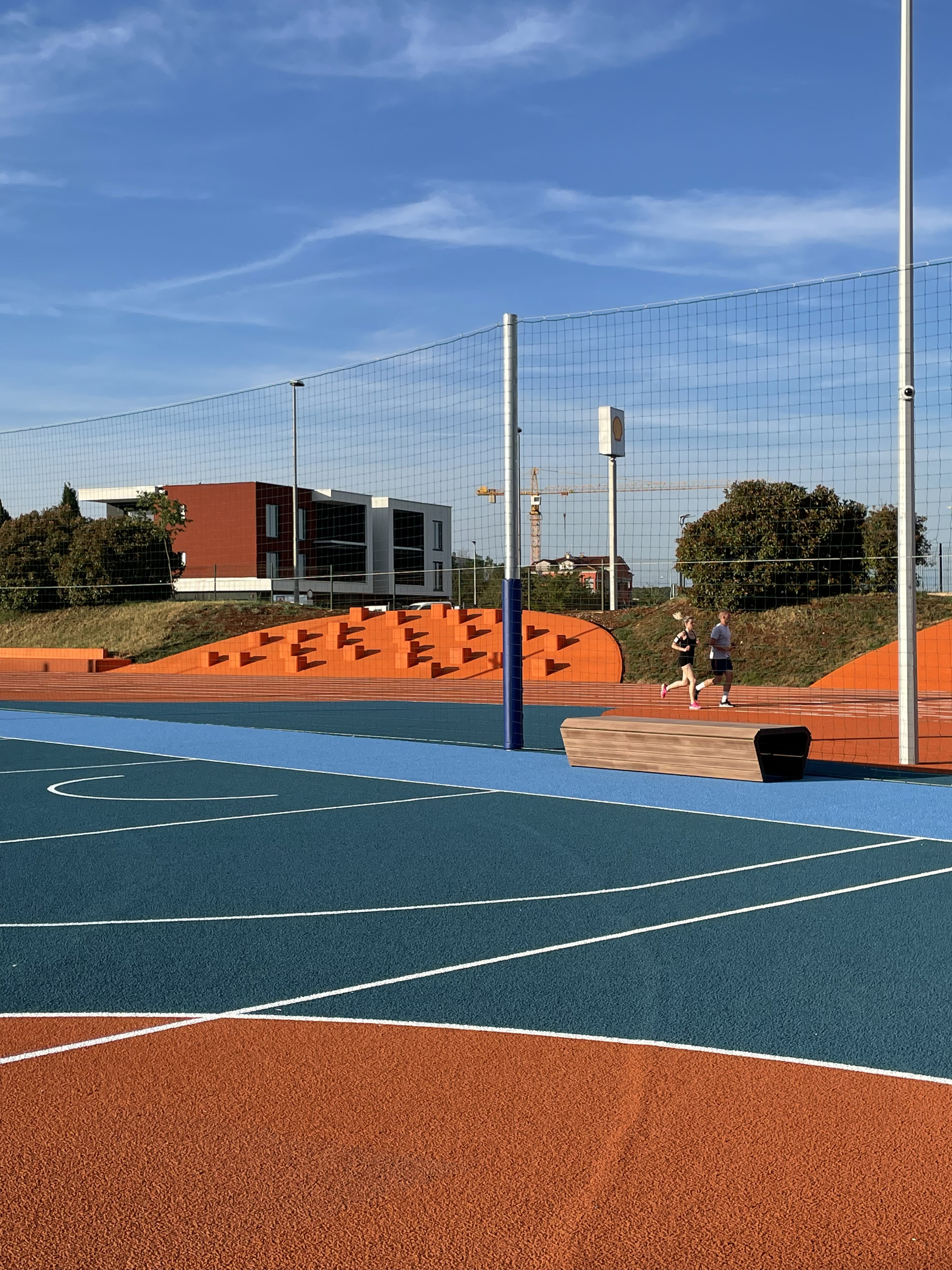 Sports Field of Elementary School Marija i Lina / Studio MAU d.o.o.-10