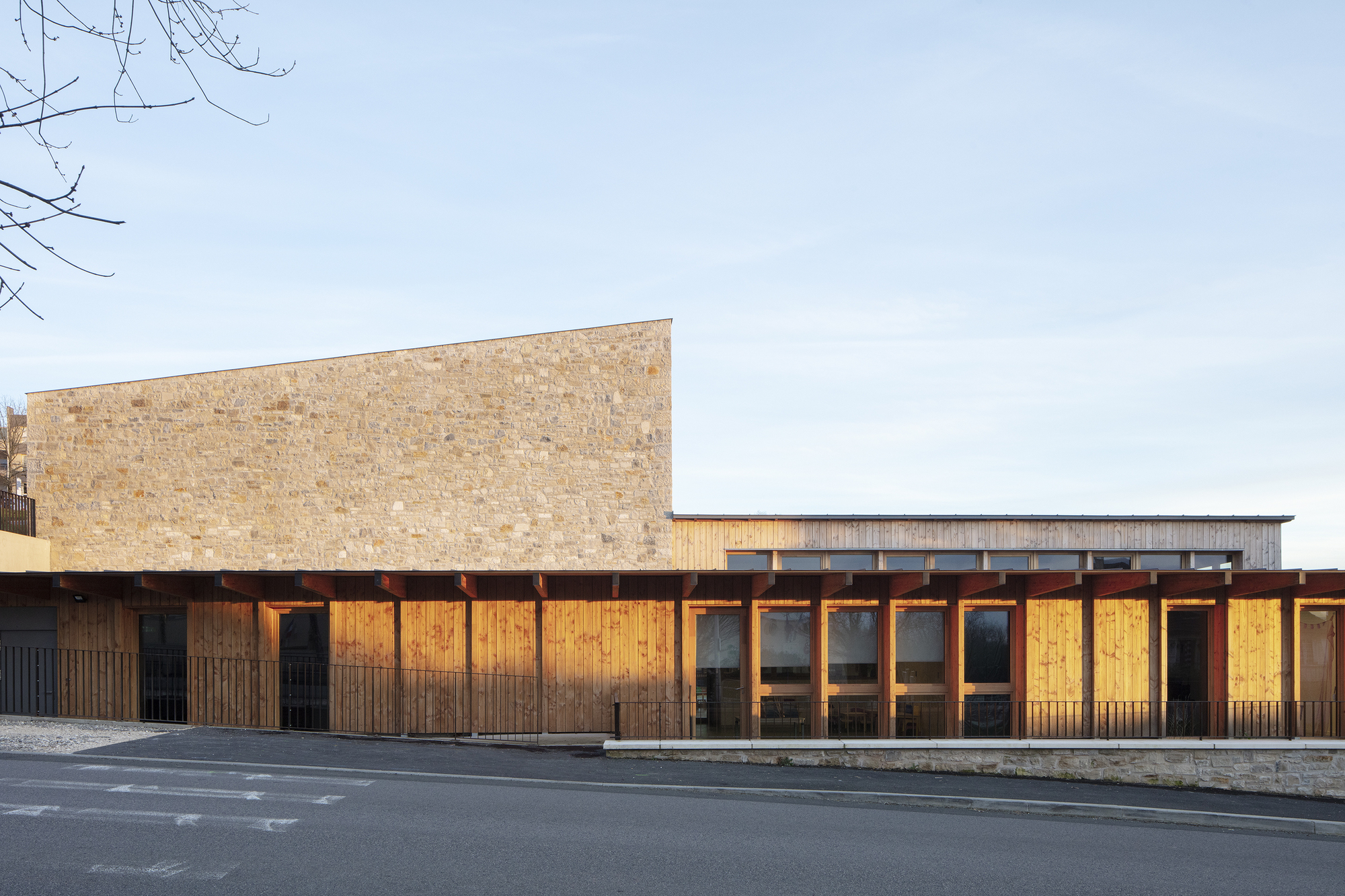 Claude Michelet 多功能空间丨法国丨Faye Architectes & Associes-13