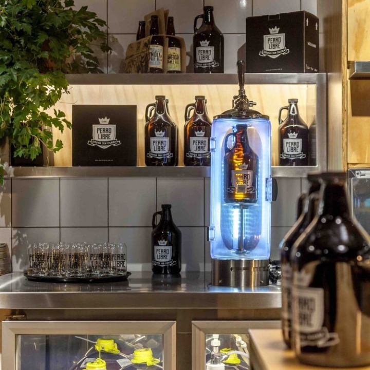 自由犬酒吧间-13