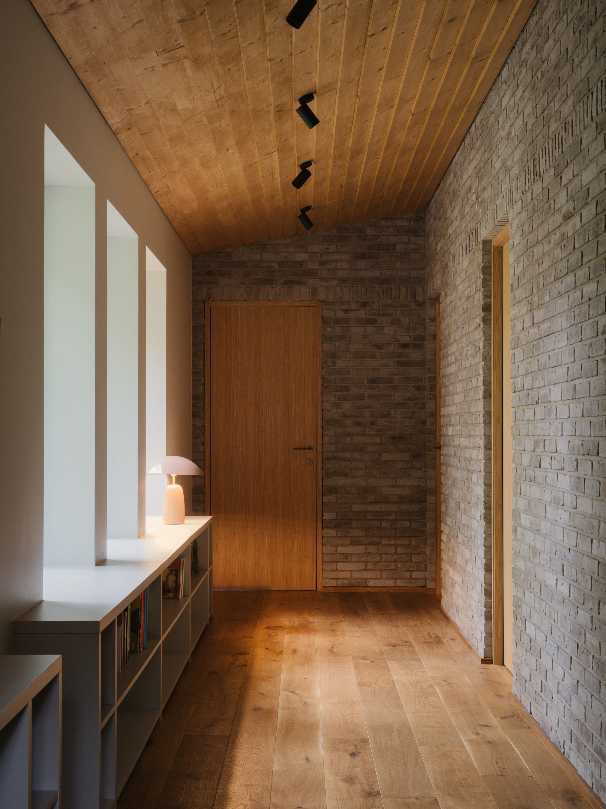 Residence on the Edge of National Forest / Studio GAB-21