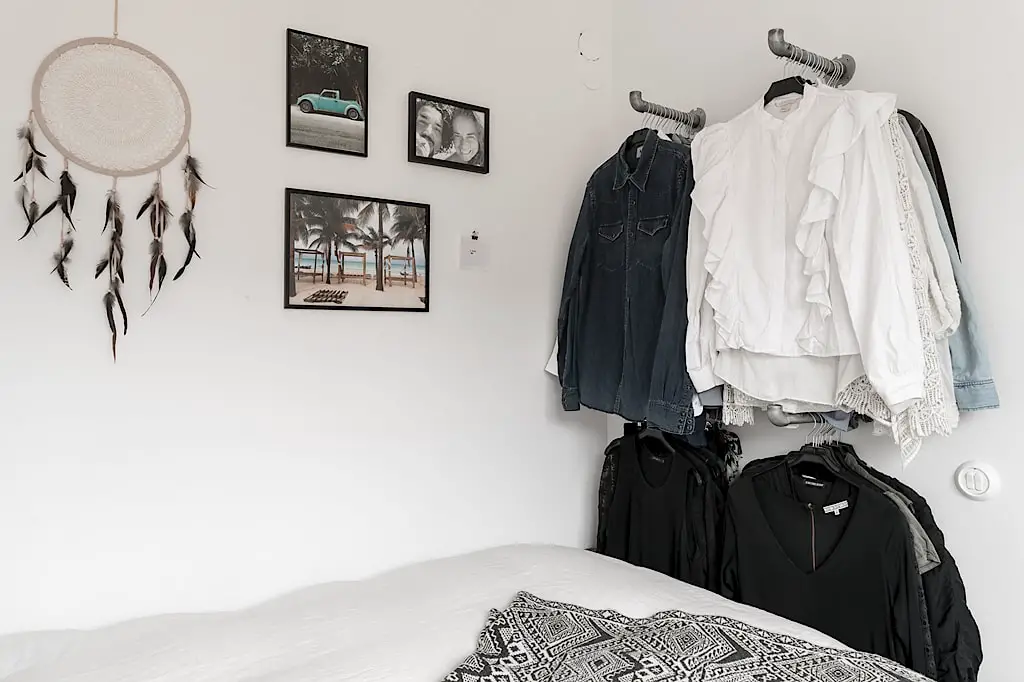 瑞典 38 平米中性风公寓，大胆运用橙色冲浪板打破单调-21