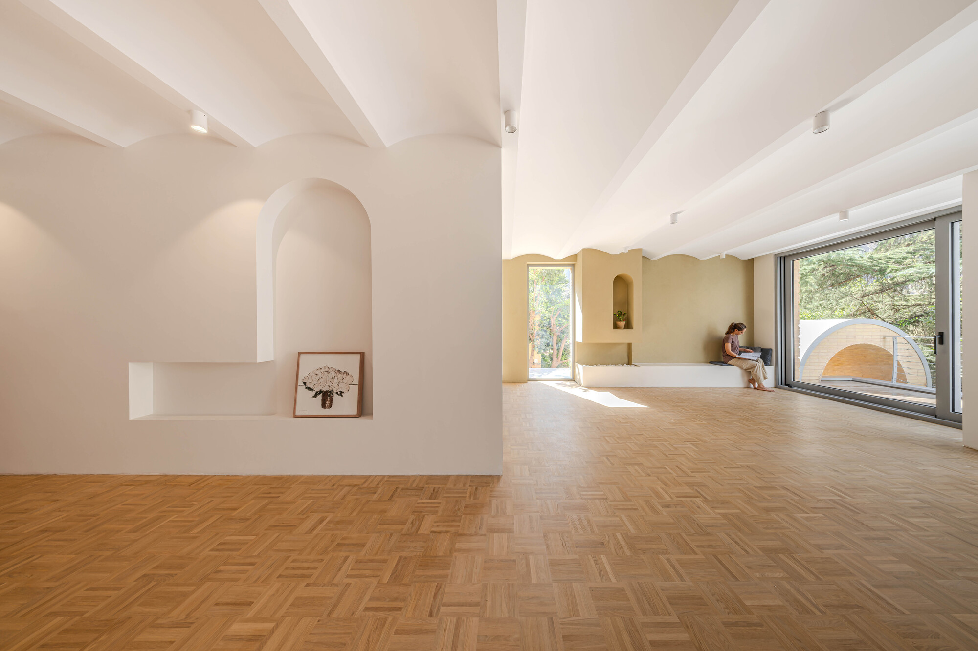 A House Looking to A Cedrus Tree / Cedrus Studio-27