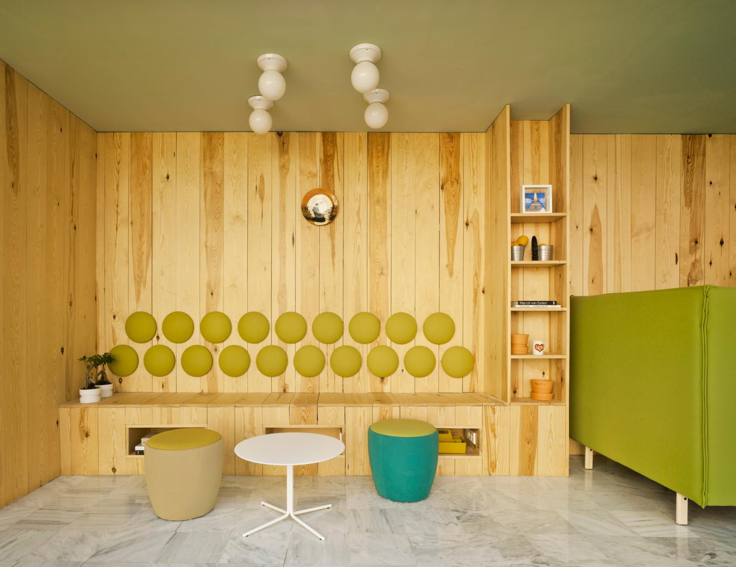 西班牙 Granada 大学学生公寓 | 古典与现代的完美融合-11