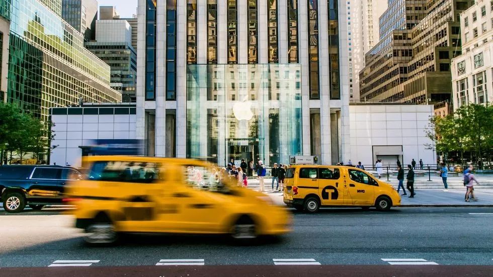 iPhone越来越"丑", 苹果店却越来越美-24