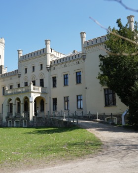 赖希诺夫城堡丨Gustav Hauer