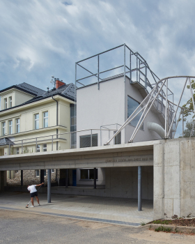 Montessori Kindergarten Jablonec nad Nisou / Mjölk architekti + Projektovy atelier David