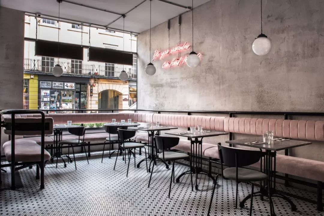 伦敦格林威治 Grind 餐厅 | 历史建筑中的现代粉色梦幻空间-10