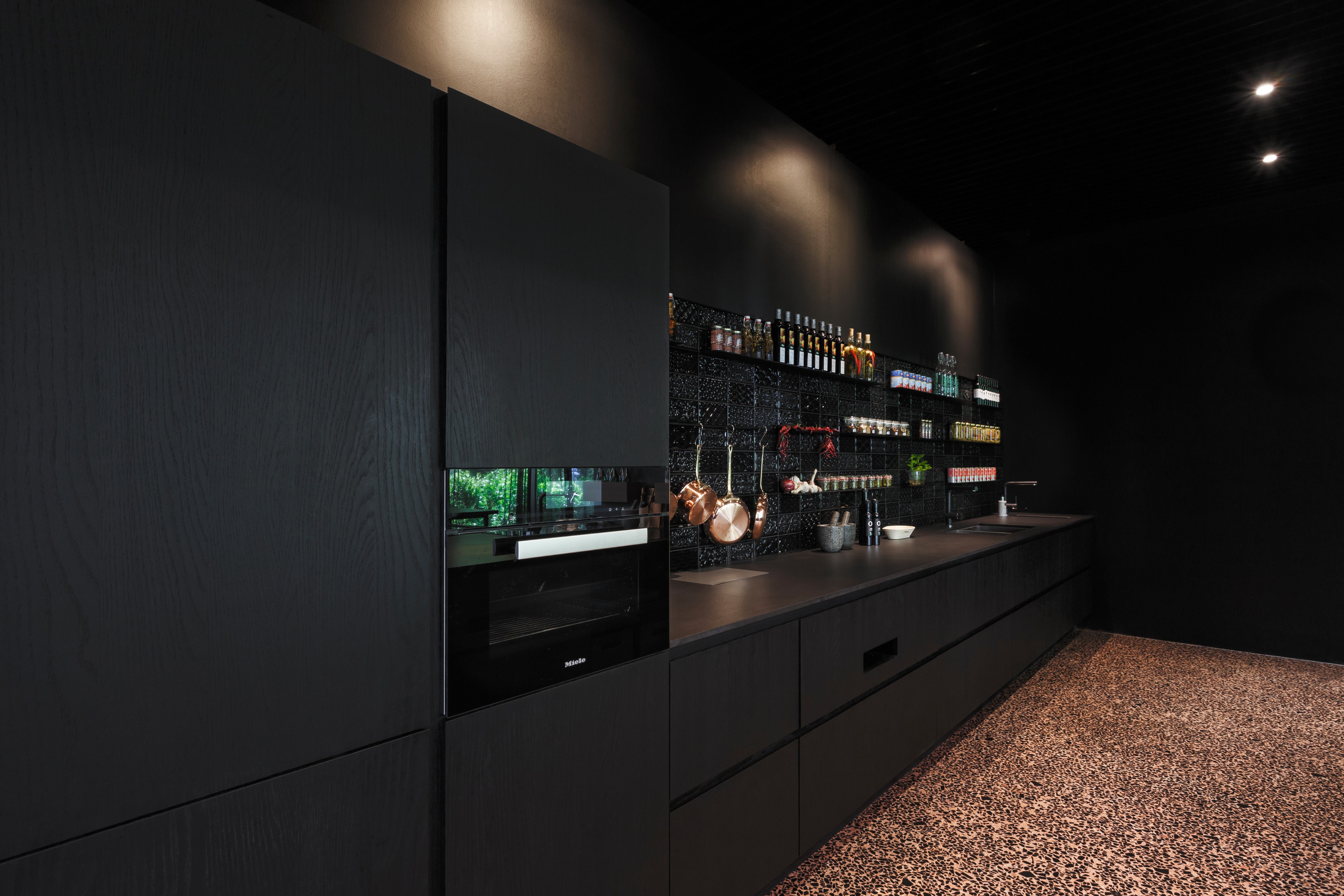 RevoLution Signature Restaurant 旋转厨房设计-25