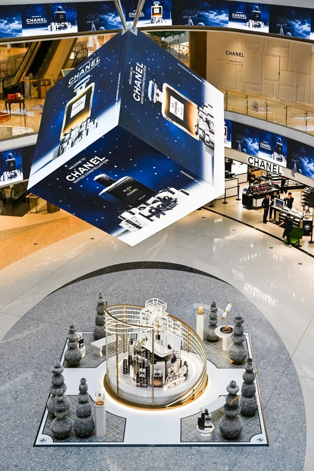 香奈儿“冬日星空”新年限定快闪丨中国北京丨法国艺术家Delphine Dénéréaz-12