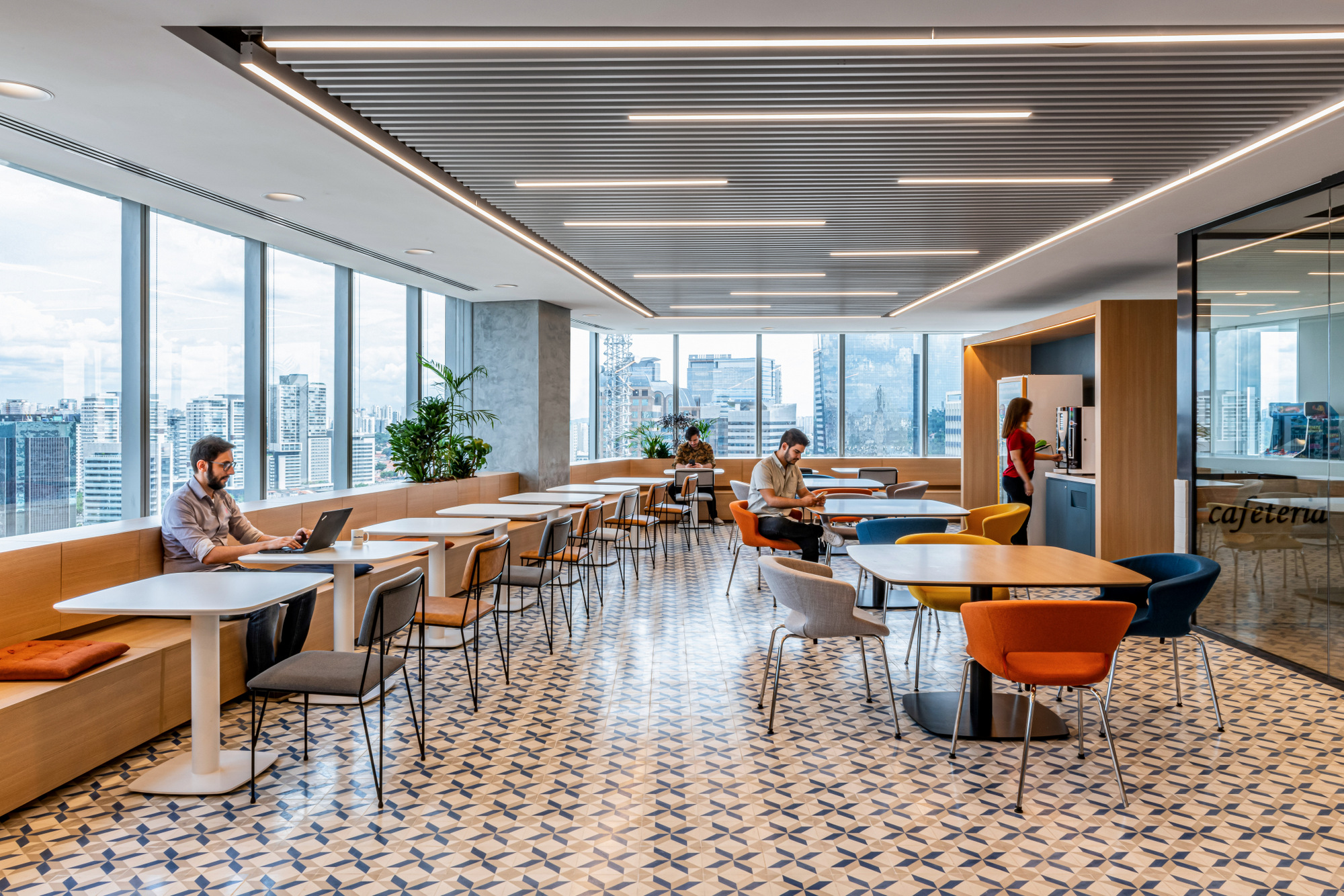 圣保罗机密国际保险公司办公室设计-19