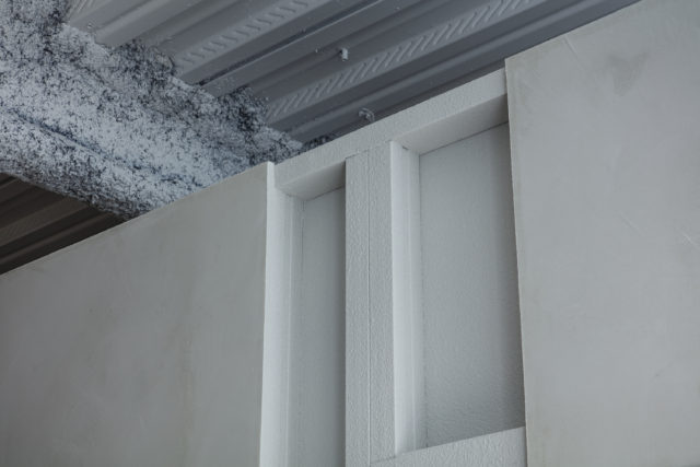 大阪特别之家

注：MAISON常见于法语，意为房屋、家宅 ，这里结合实际可能是指类似特色店铺、特别住所之类表意，SPECIAL是特别的 ，OSAKA是大阪 ，综合起来给出上述翻译，具体还需根据实际场景明确其确切含义 丨日本大阪丨AtMa inc.-29