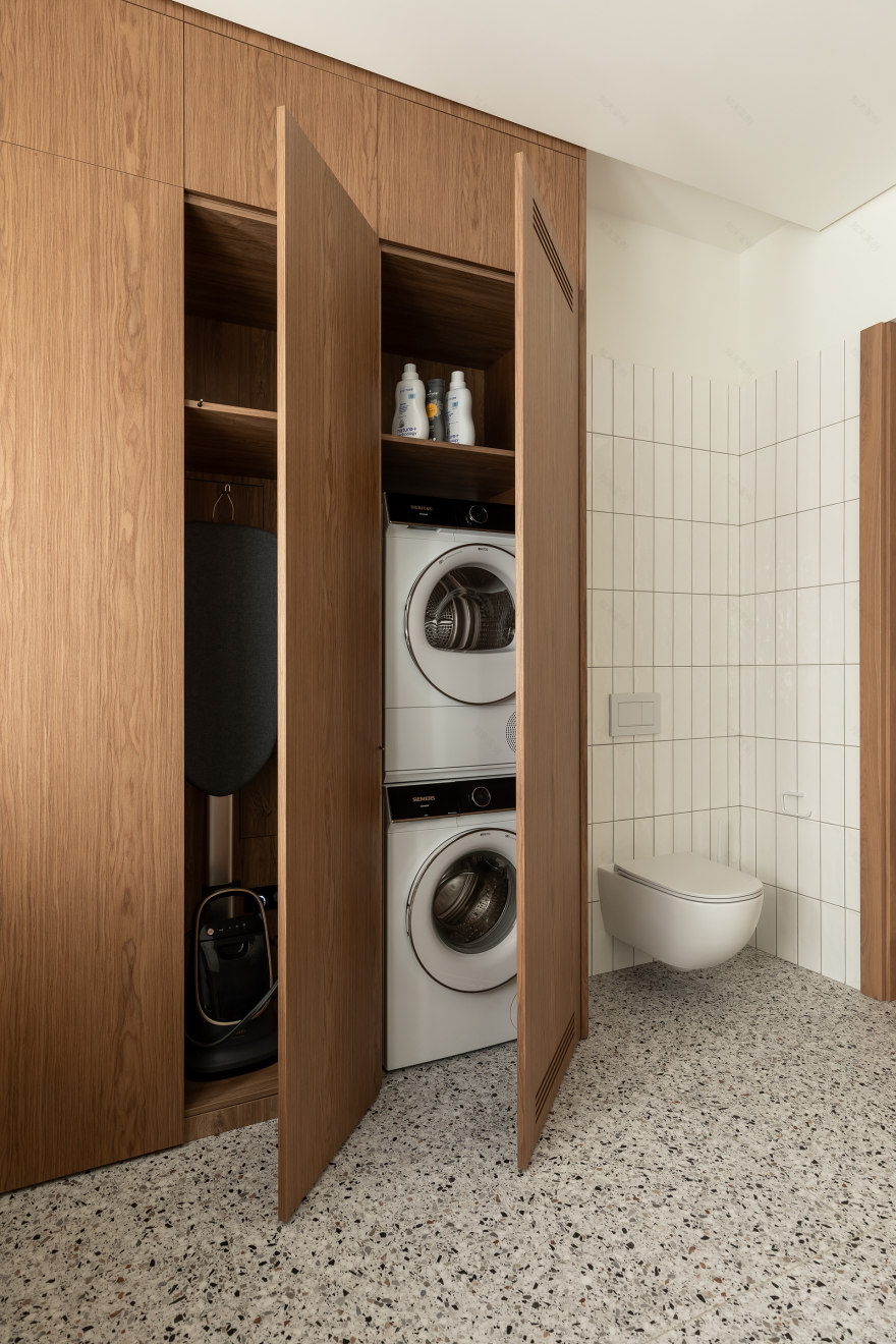 青山别墅(注:house常见可译为房子、住宅、别墅等,这里结合语境GREEN HILLS(青山),别墅表意更合适) 丨UkraineKyiv丨YD interior studio-54