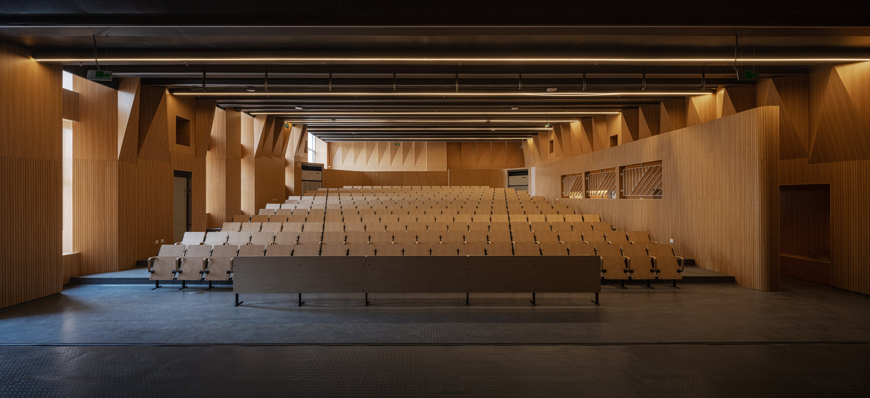 上海交通大学设计学院校区建筑翻新之拱形中央大厅项目丨中国上海丨Studio Ruan Xing等多家团队及单位-25