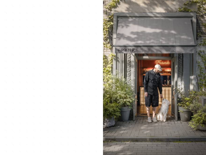 纯咖啡;原味咖啡(注:Frank 在这里可能是 纯的、原味的 意思,但不确定是否有特殊语境,如果结合特定品牌等情况可能有不同含义) 丨乌克兰基辅丨Yana Molodykh-28