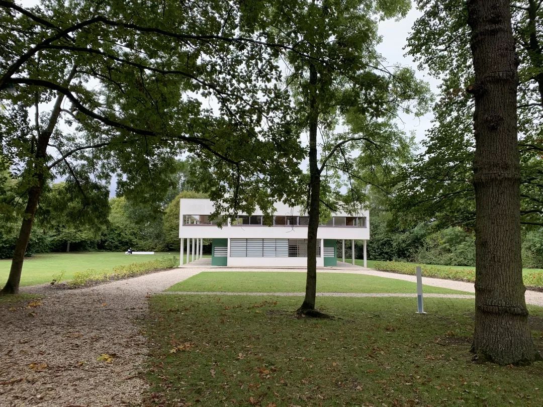 勒·柯布西耶的萨伏伊别墅 | 新建筑五点原则的完美实践-9