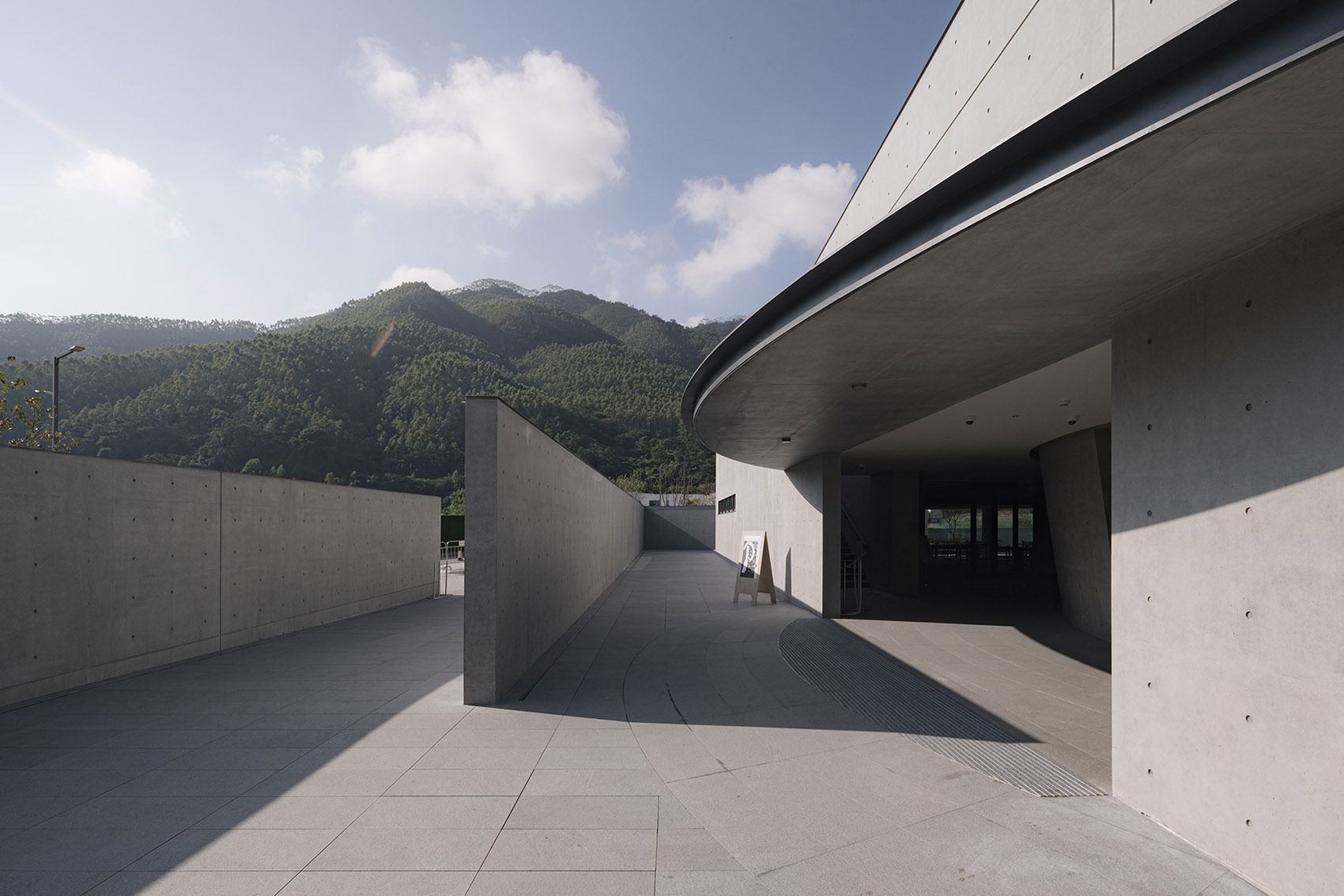 摄影作品:安藤忠雄“诗之礼堂”,孔锦权丨中国河源丨安藤忠雄建筑事务所-14