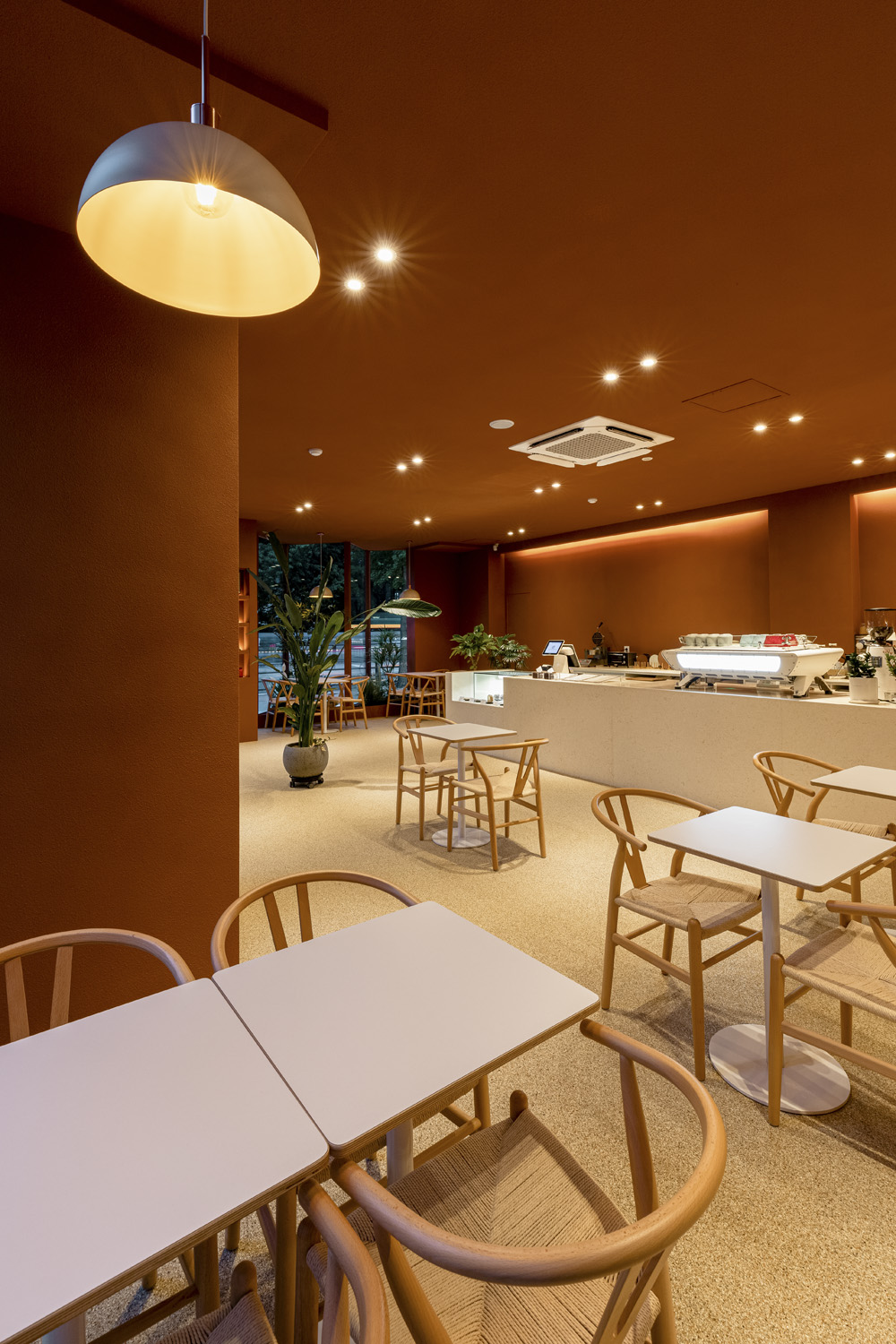 红色顿悟 | 22 平米极简咖啡厅设计-16