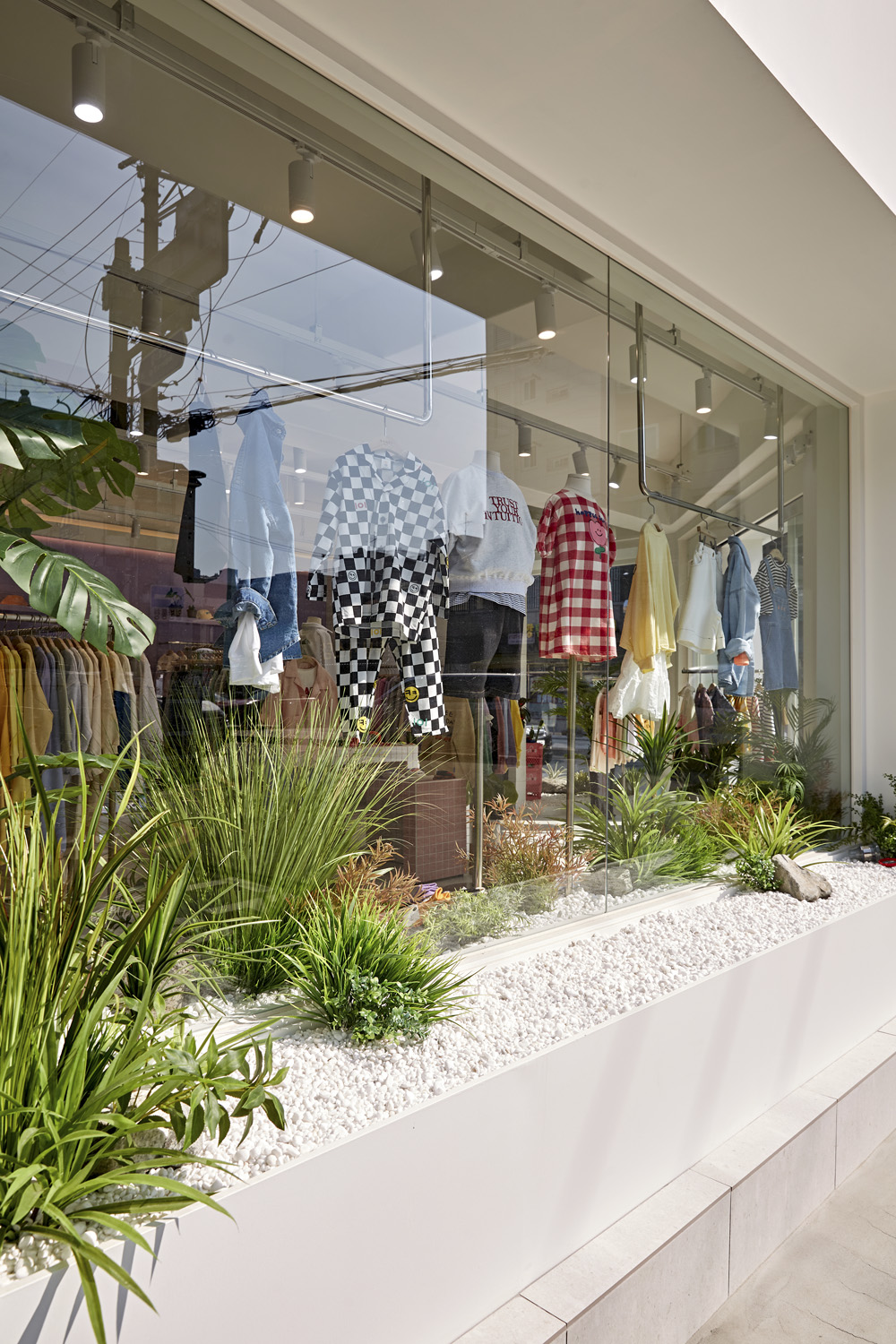 白色极简儿童商场设计，16 坪空间创造无限可能-16