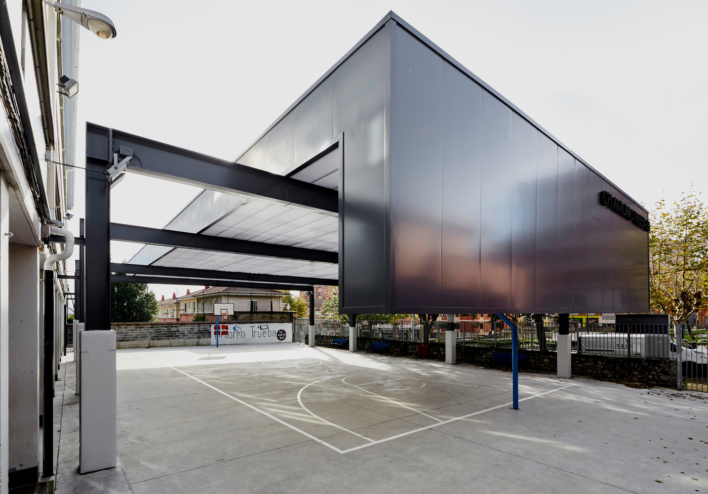 释放户外空间 | 葡萄牙 ete 幼儿园屋顶设计-30