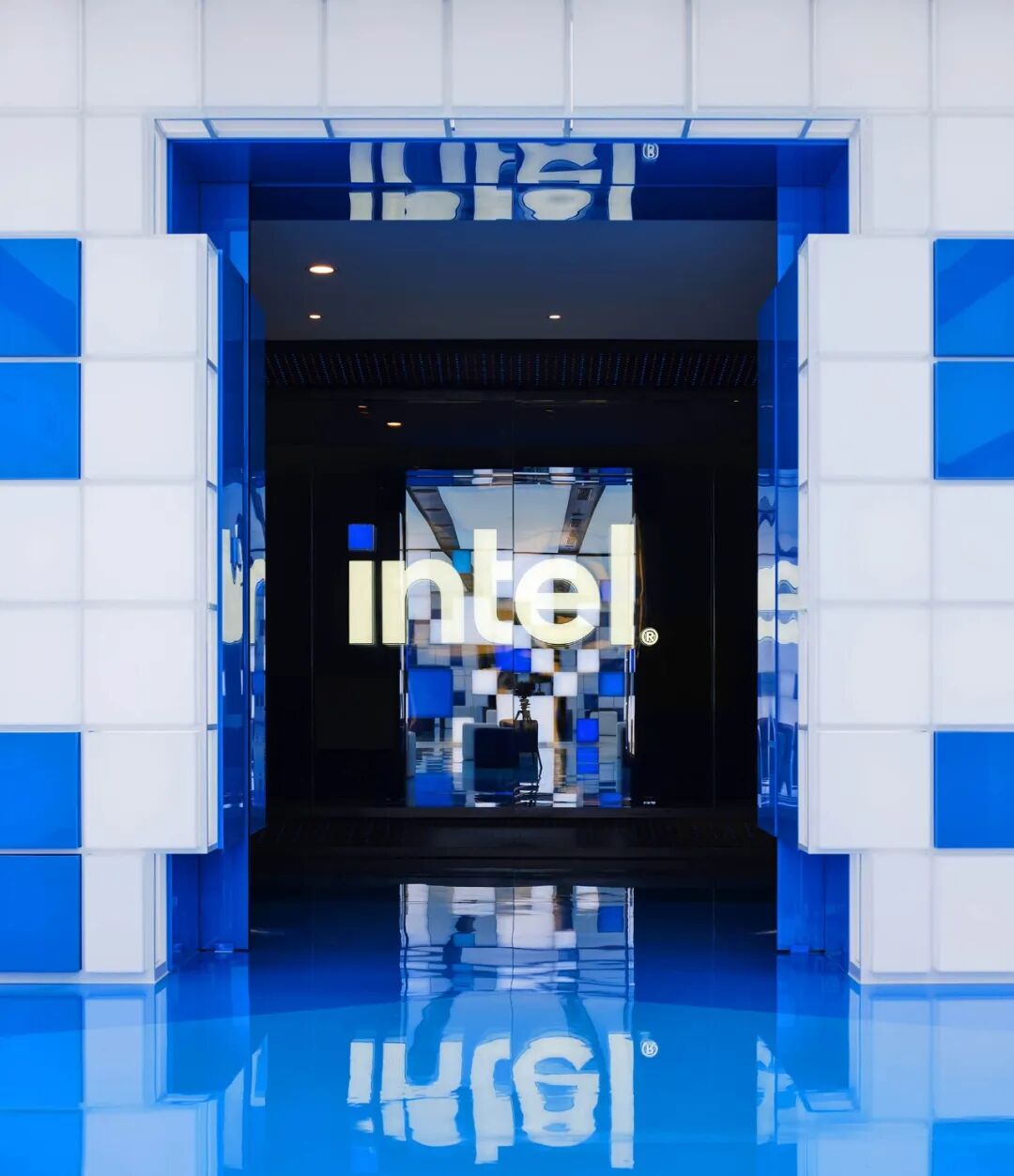 祝贺！周艳阳、吴琼设计作品“英特尔全球科技体验中心”获2025德国红点奖-51