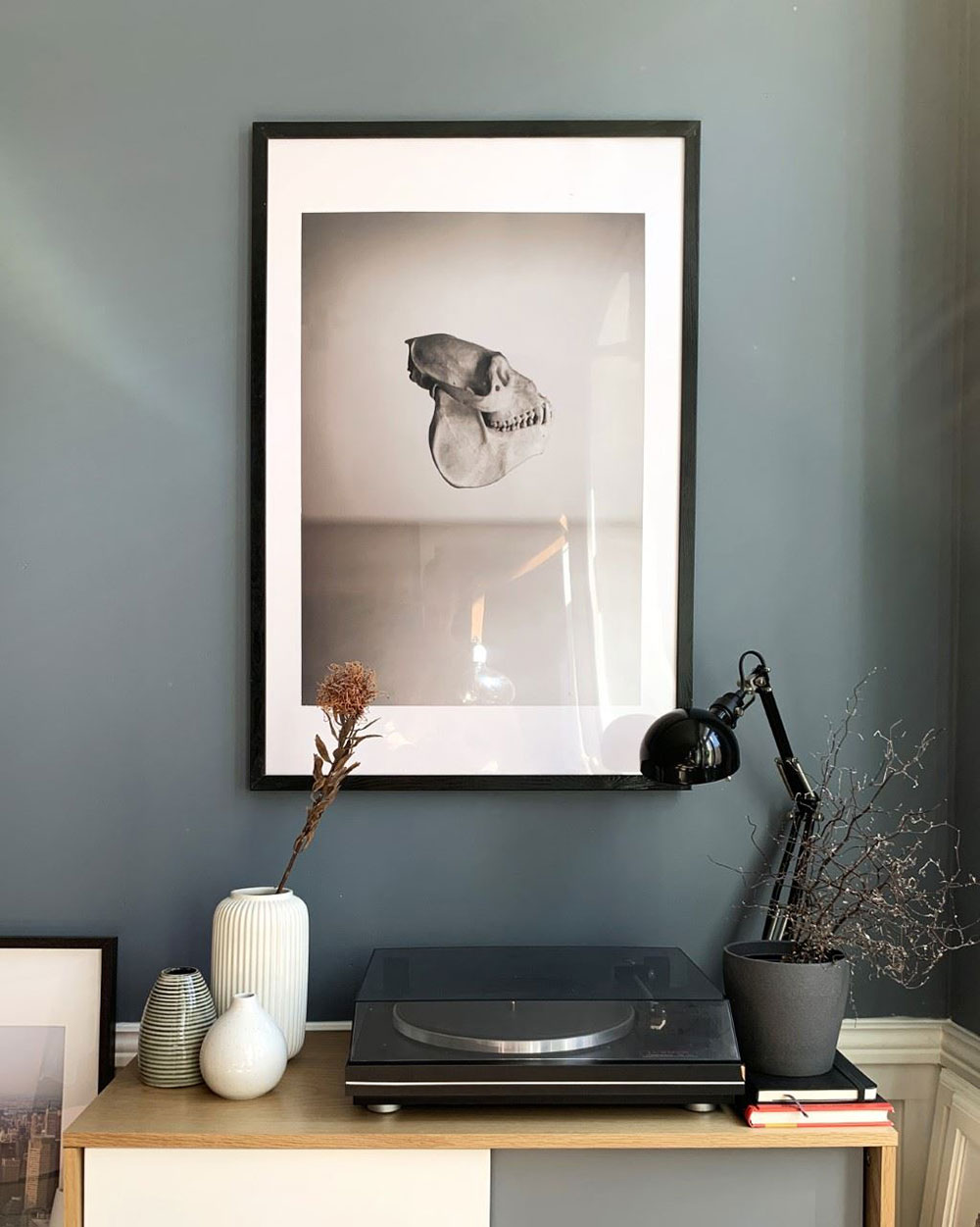 33 平米艺术小公寓 | 蓝色墙面与粉色厨房的完美碰撞-8