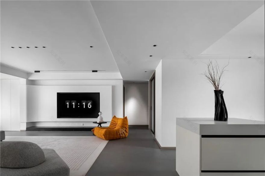 简约至上 · 年轻夫妇的舒适之家-29