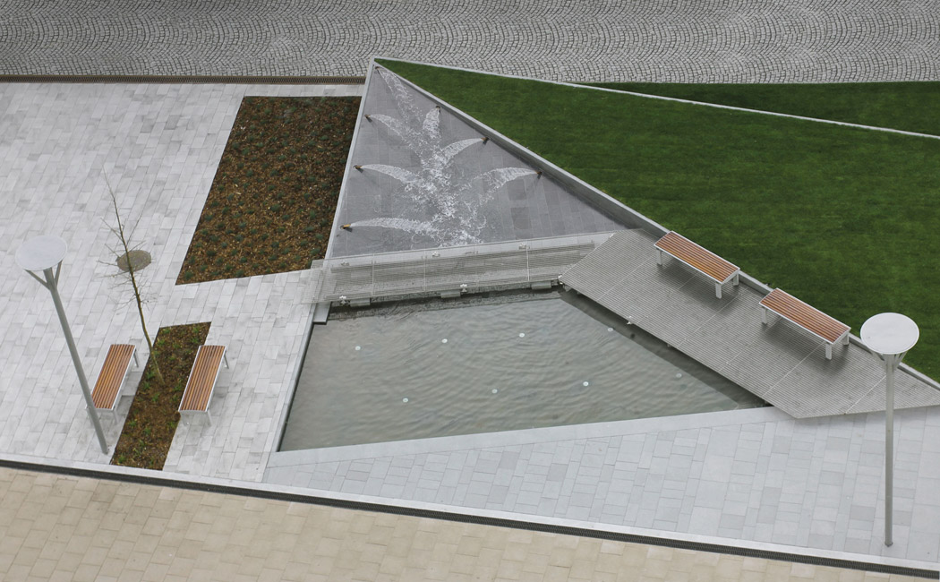 布达佩斯 Millennium City Center Riverside Origami 滨水公园景观设计-16