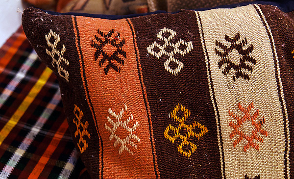 带罗马尼亚风格的彩色乡村住宅丨罗马尼亚布加勒斯特-24