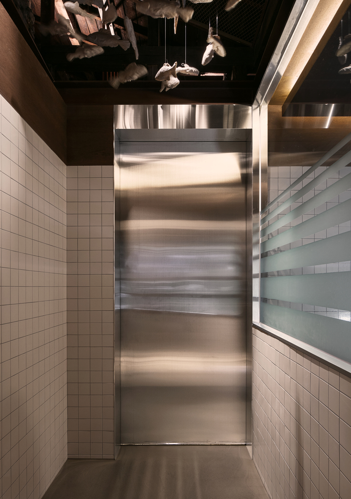 古老与现代共融的 Gwanghwamunhaemul 餐厅设计-62