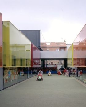 RCR Arquitectes 打造色彩斑斓的幼儿园空间