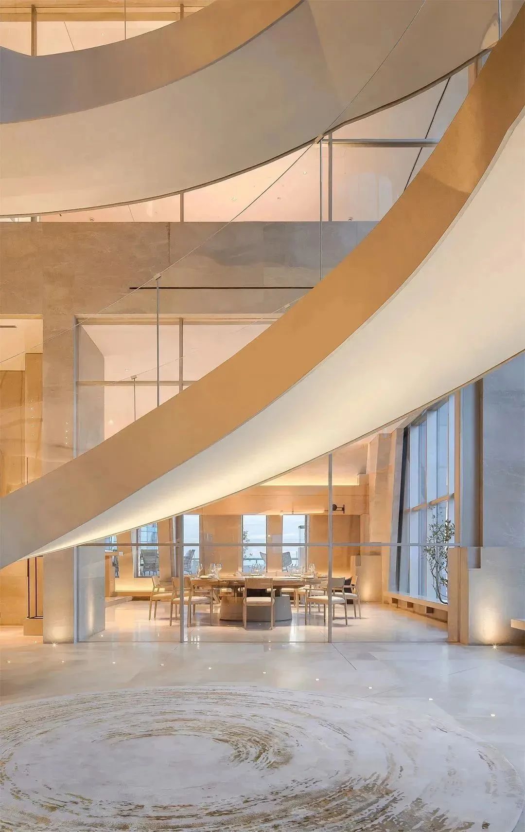 新作 · 赵睿 × 山石里予｜松弛的午后丨中国广州丨V2 纬图,OOD-158