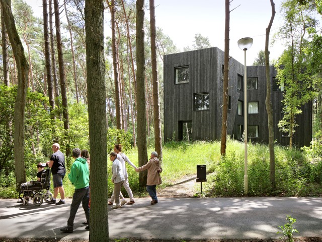 拉尔村的房子

注：aan‘t是荷兰语aan het的缩写形式，Huis aan‘t Laar可能是一个具体的地名、建筑名等，Laar可音译为拉尔 ，整体大致可理解为拉尔附近的房子 ，这里采用拉尔村的房子这种较常见的表达如果有更多背景信息，翻译会更精准 丨比利时丨51N4E（Johan Anrys等）-42