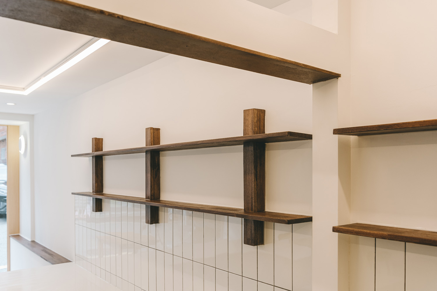 白色与木质，12 平小空间的精致设计-12