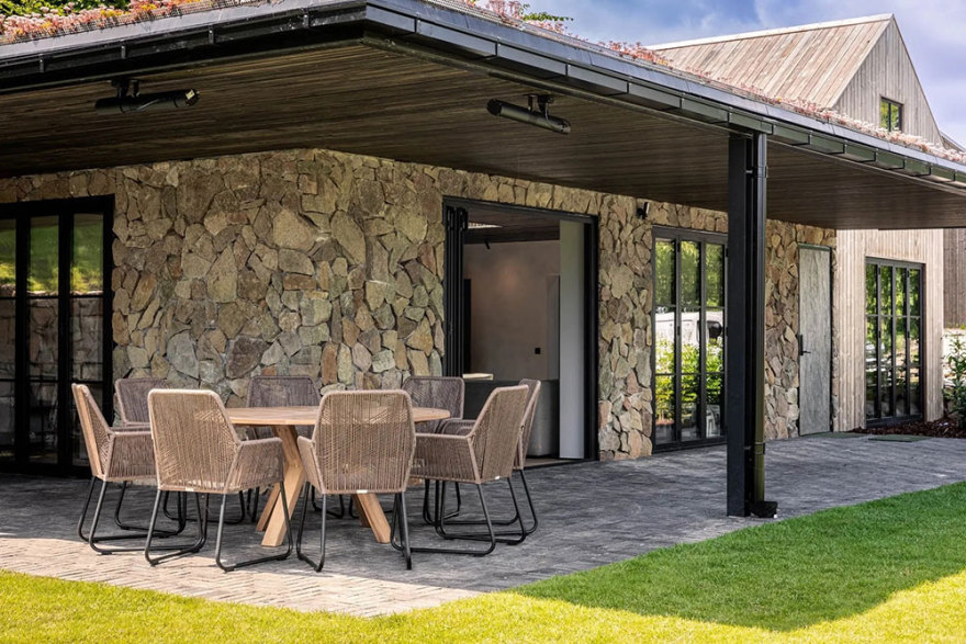 瑞典木质石质时尚自然住宅-27