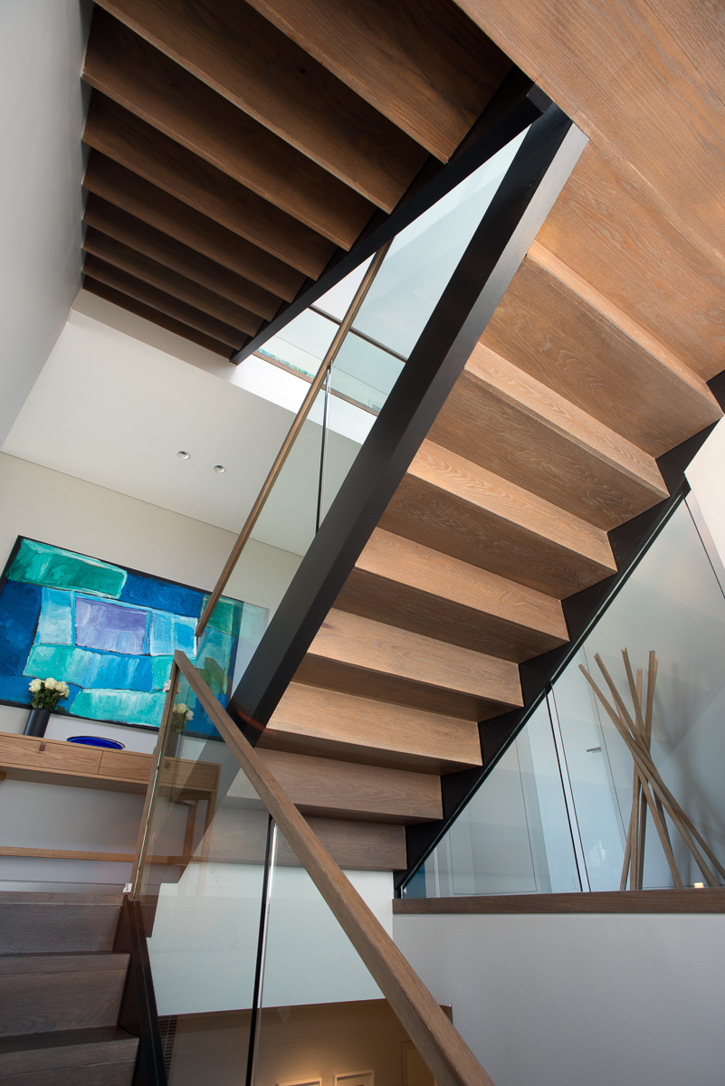 悉尼港边山巅上的现代家园-21