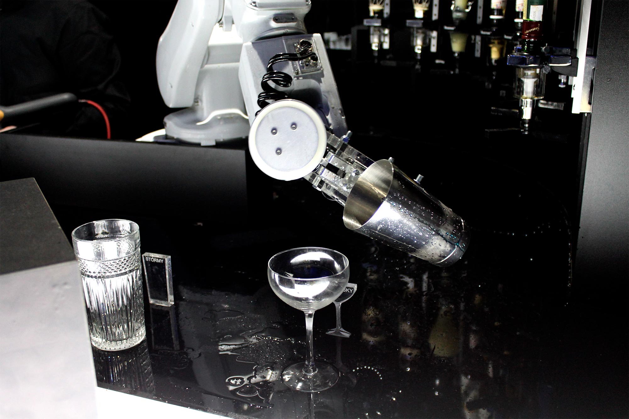 Bar robotizado（机器人酒吧）丨西班牙马德里丨EXarchitects-21