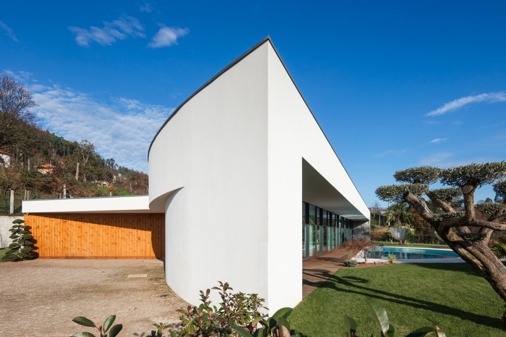 葡萄牙 Arouca 住宅 | 融入自然的"天眼"建筑-29