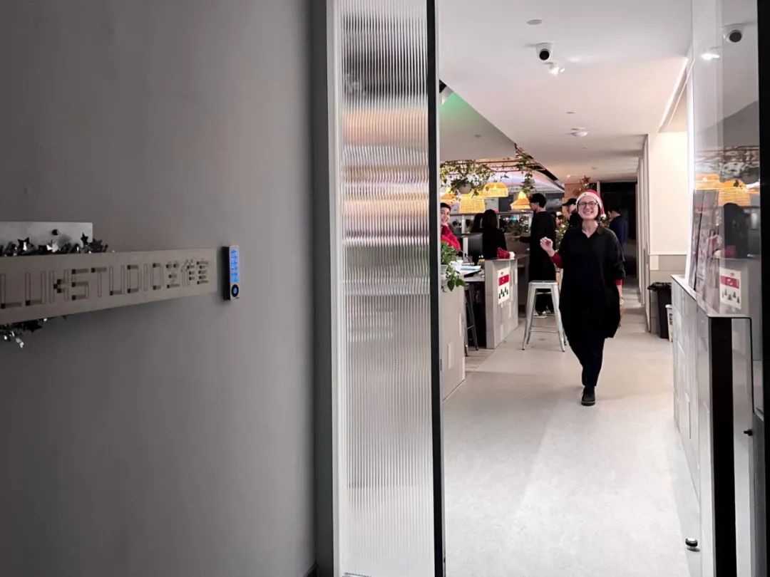 新办公室圣诞慈善派对丨中国上海丨Lukstudio-52