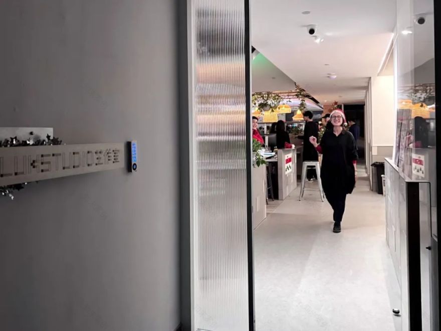 新办公室圣诞慈善派对丨中国上海丨Lukstudio-52