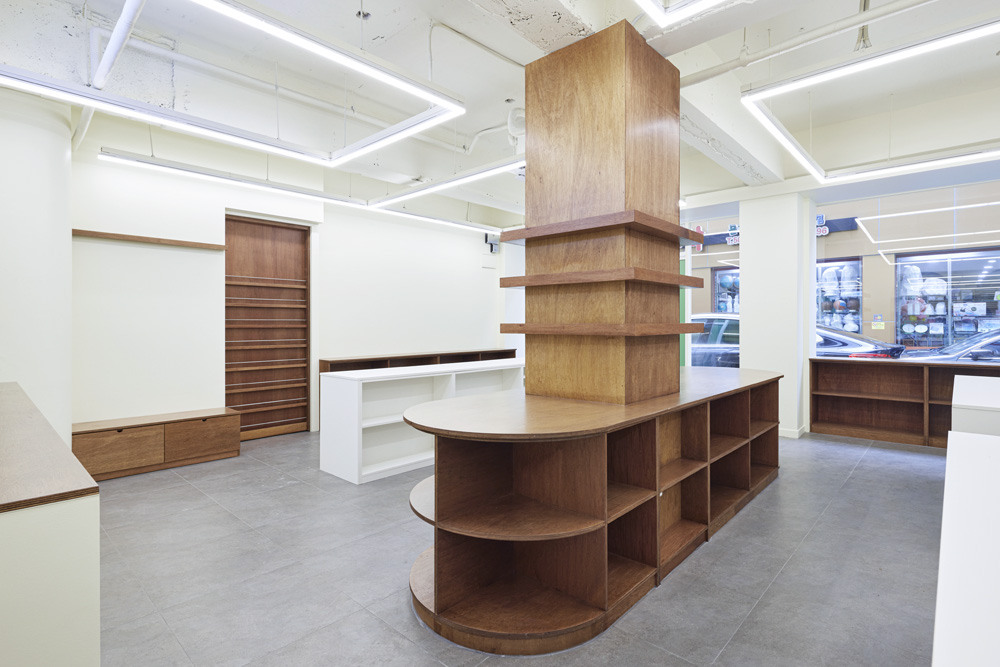 白色与木质 | 极简主义家具店的设计亮点-7