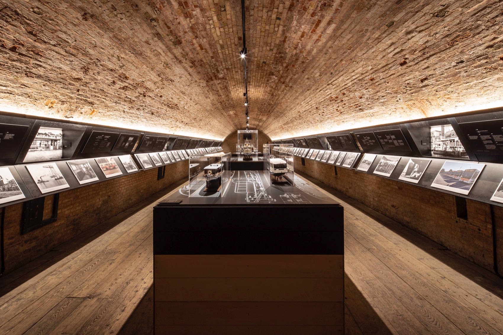 威尼斯的公共交通展览丨意大利丨120 grammi laboratorio di architettura-17