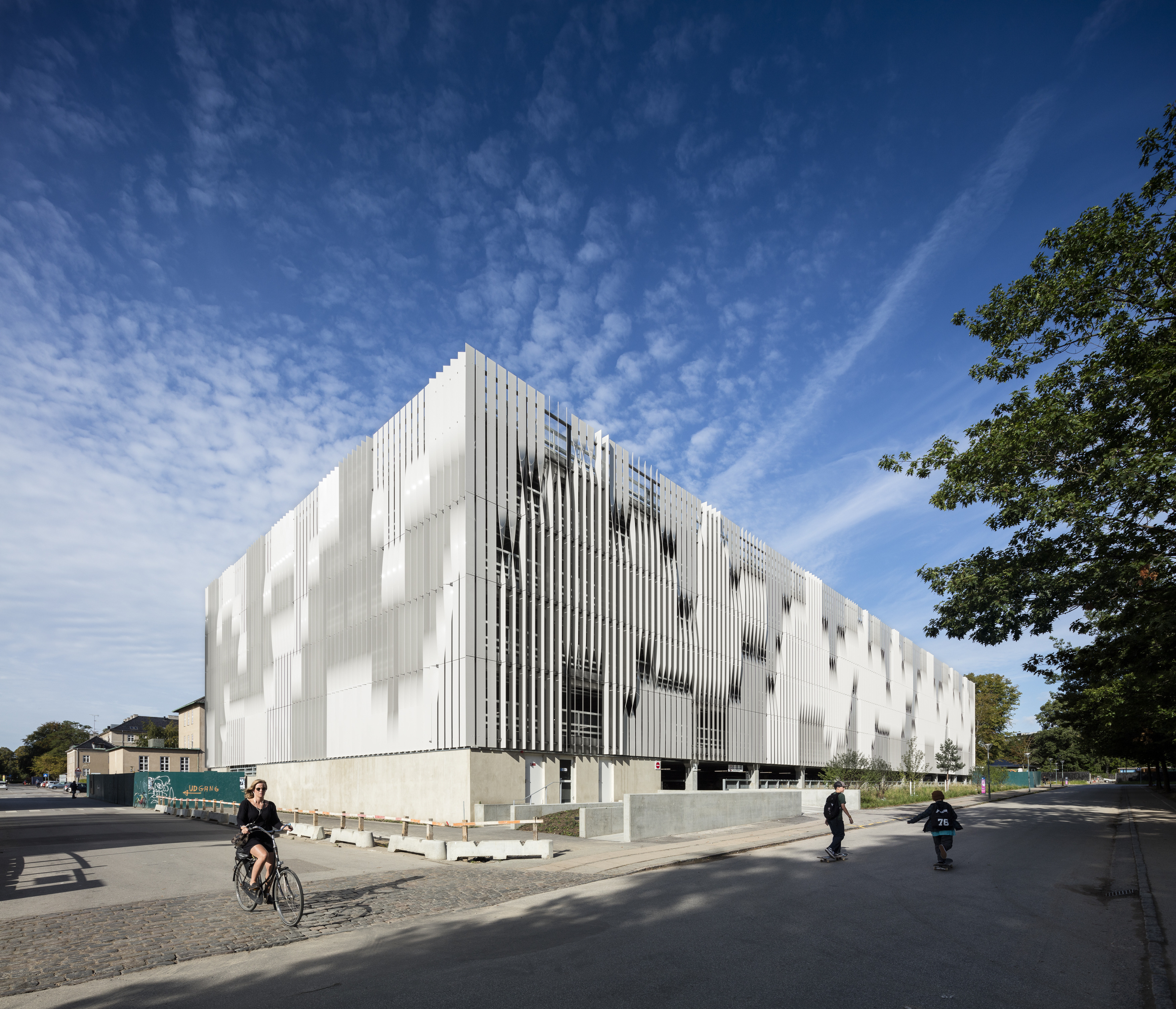 丹麦医院停车场-10