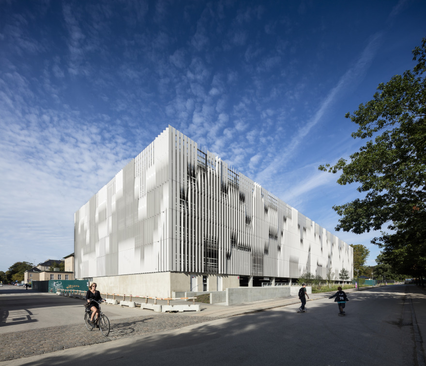 丹麦医院停车场-10