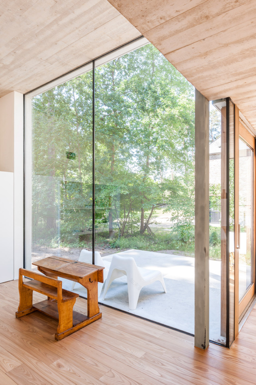 比利时林间混凝土盒子住宅-23