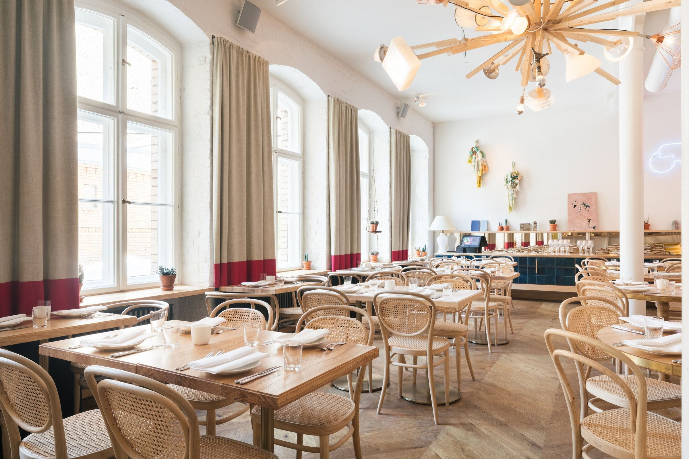 柏林 Panama 餐厅 | 本土材料营造热带风情-15