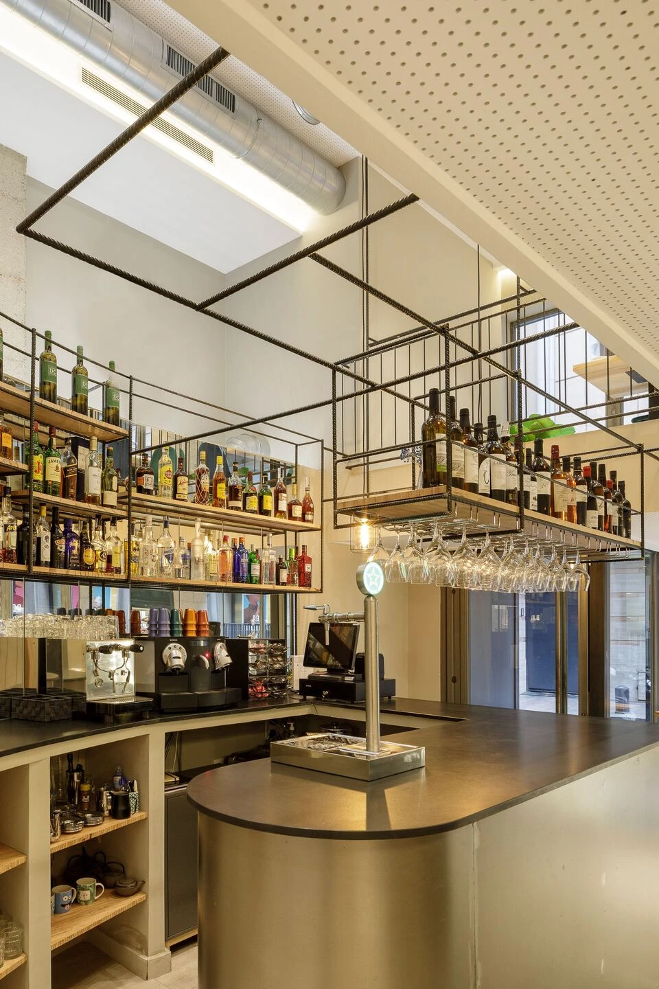 预算问题变成设计优势，打造原生态工业风格餐厅-21