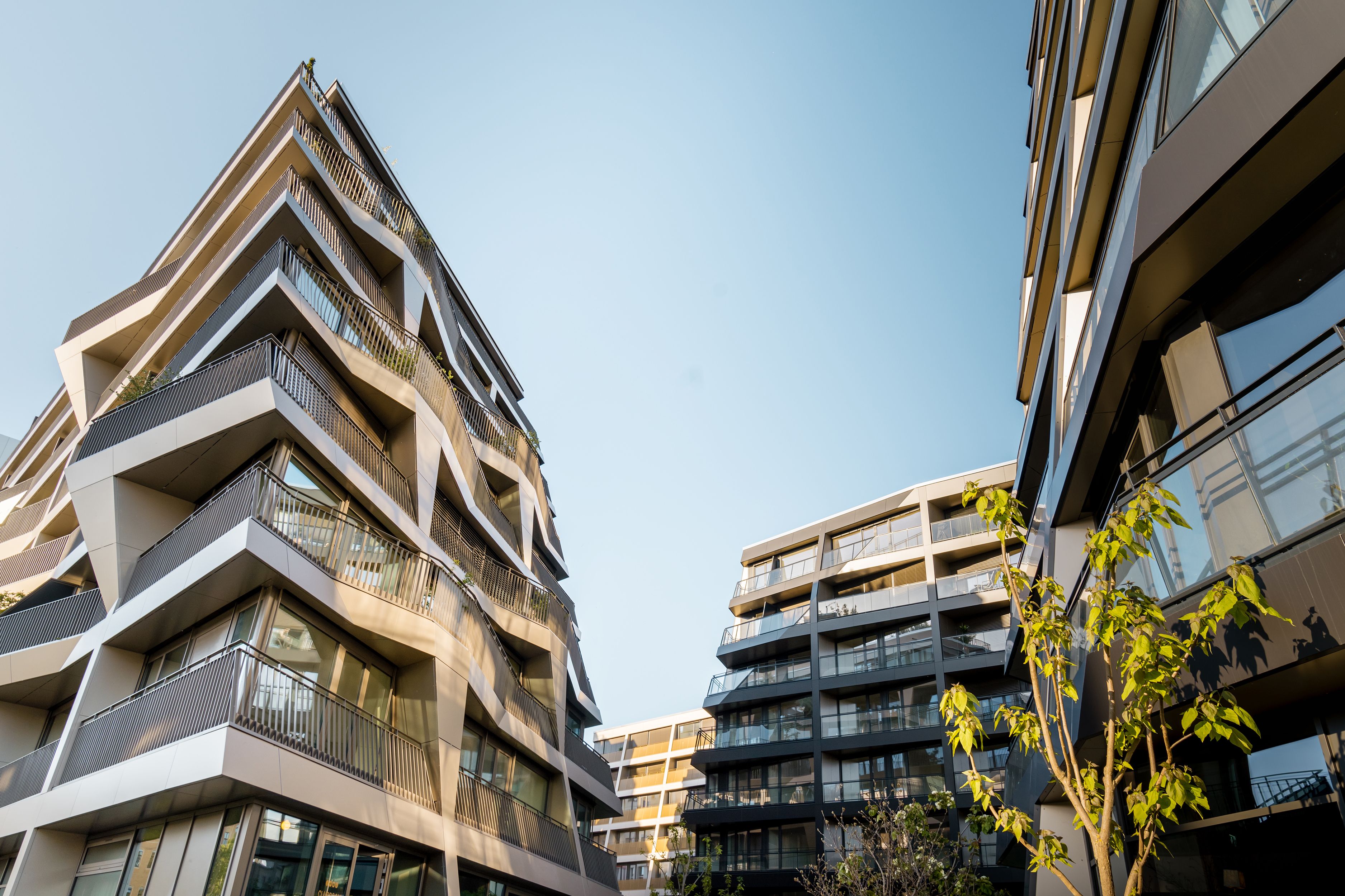 砖；砖块；积木（需根据具体语境判断，若仅单词本身，常见释义为砖 ） 丨德国柏林丨GRAFT-51