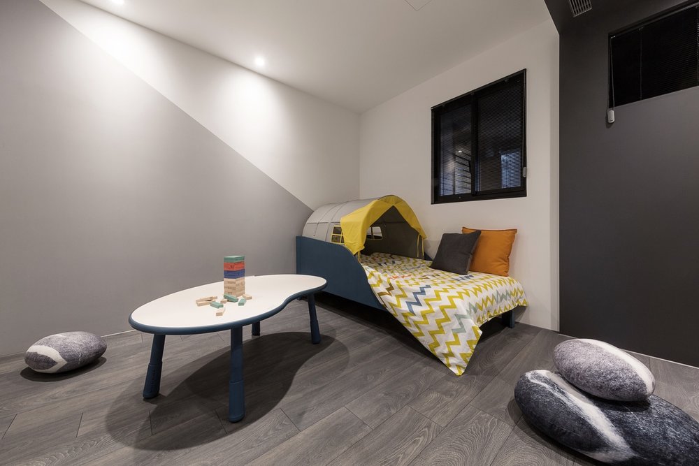 极简现实主义家居，释放宽敞空间-27