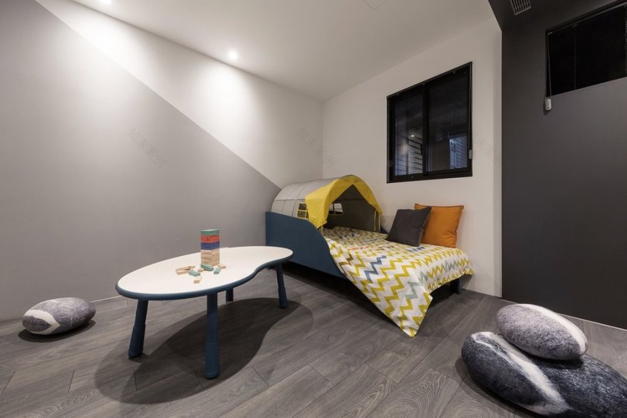 极简现实主义家居,释放宽敞空间-27